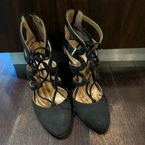 Aquazzura lace up pumps in size 37. Worn once.